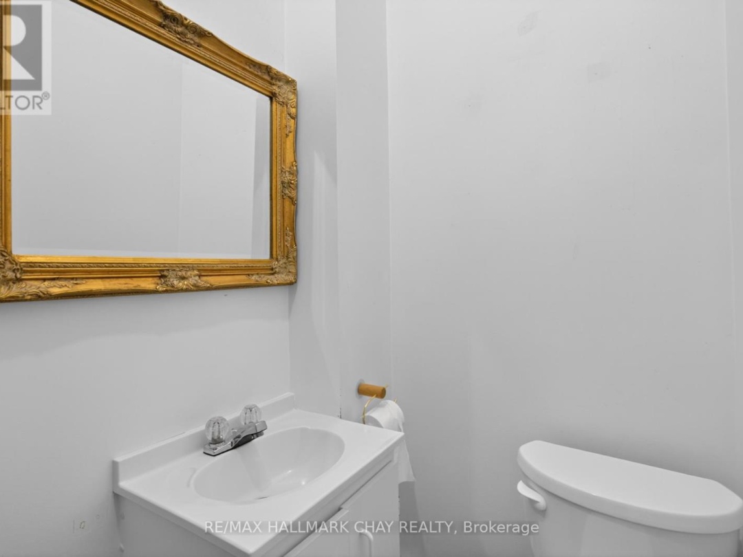 400 PETER STREET N, 