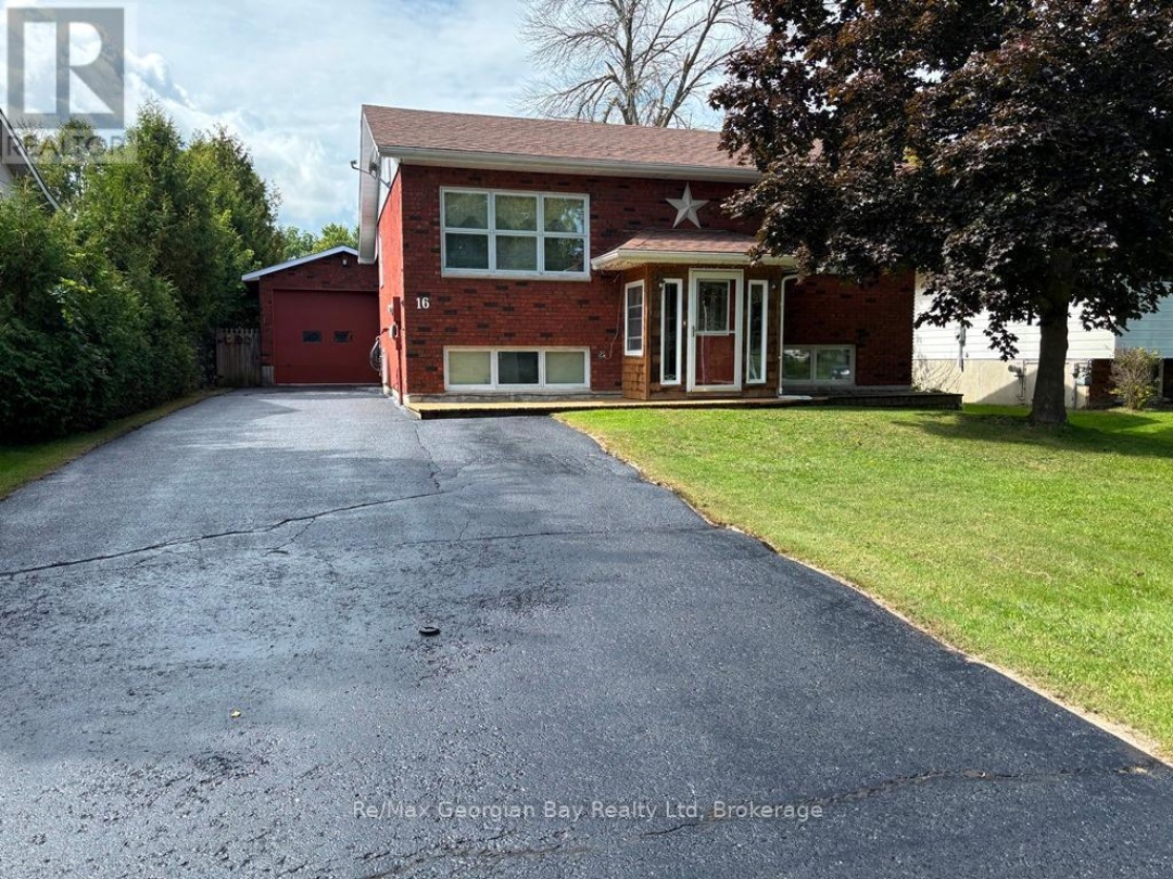 16 COMMUNITY CENTRE DRIVE, 