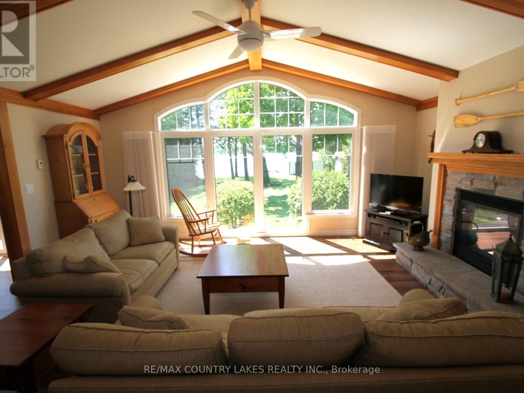 275 MCGUIRE BEACH ROAD, Canal Lake