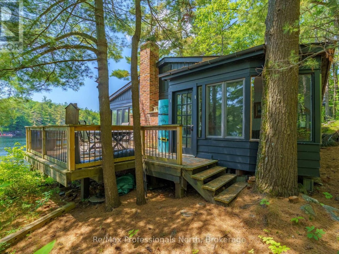 61 ISLAND 26LM ISLAND, 