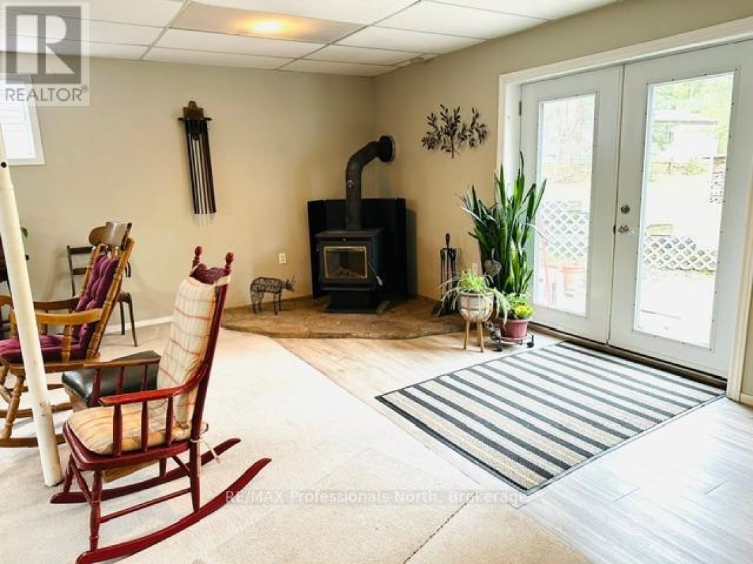 1297 HUNTER CREEK ROAD, Minden Hills (Lutterworth)