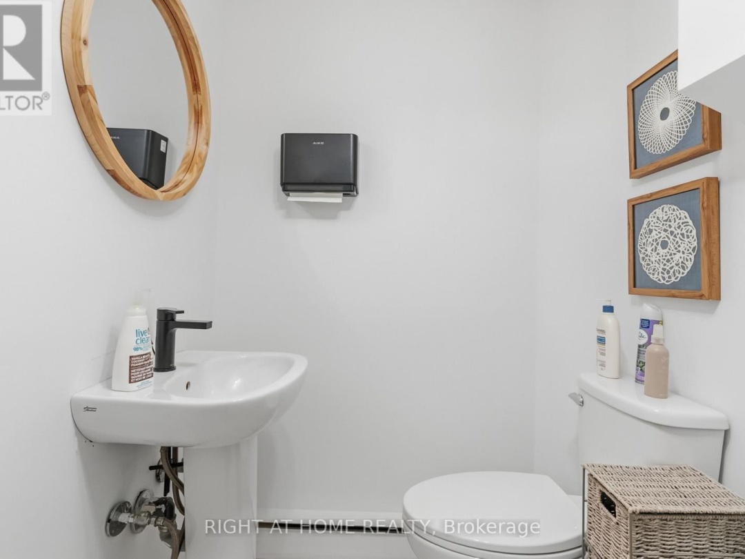 32 MATCHEDASH STREET N, 