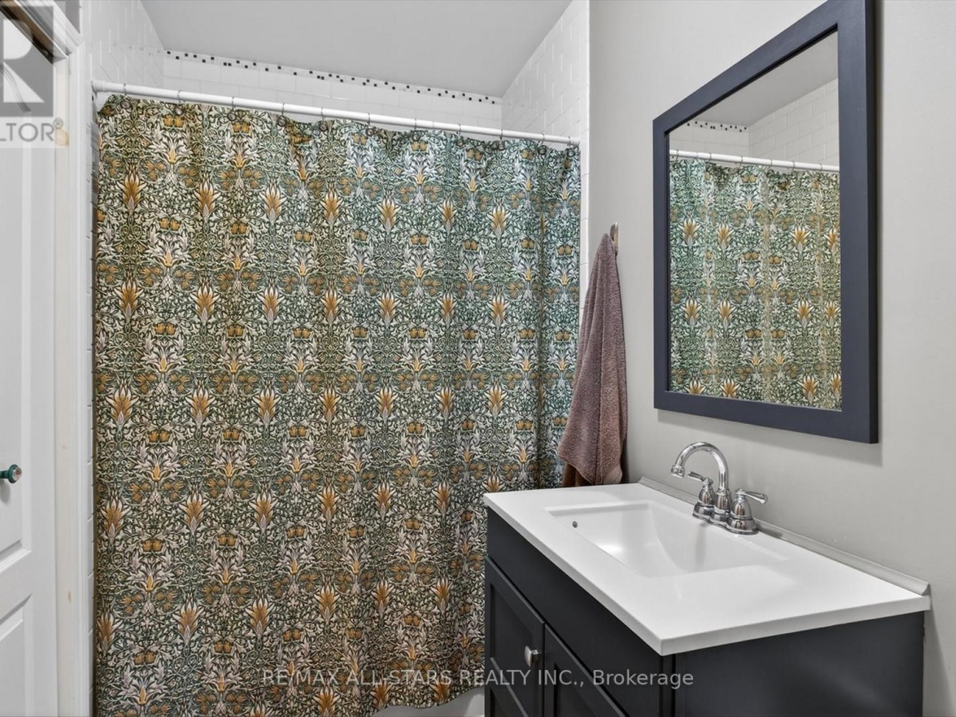 2 ELDER STREET, Sturgeon Lake