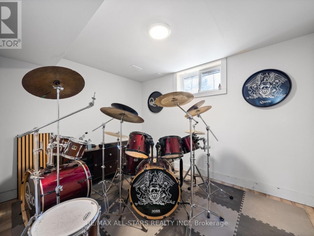 1295 DEEP BAY ROAD, Minden Hills (Lutterworth)