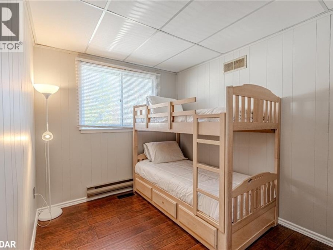 185 AVERY POINT Road, 