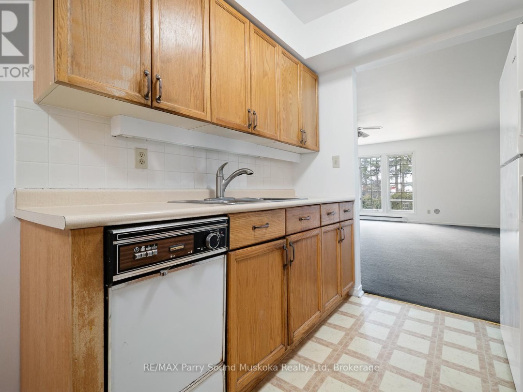 18 GEORGIAN BAY AVENUE, Parry Sound