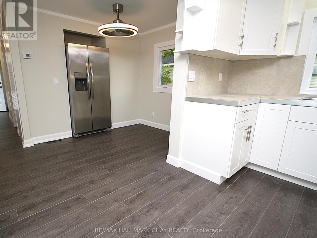 4064 ASH CRESCENT, Severn