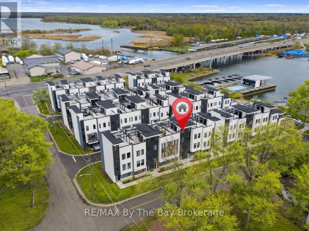 8 BRU LOR LANE, Lake Simcoe