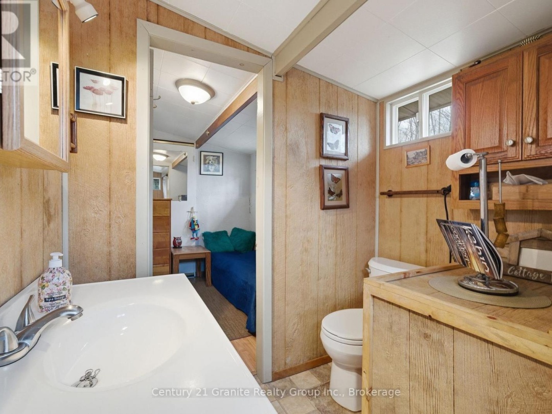 1081 CINNAMON LANE, Sharon Lake