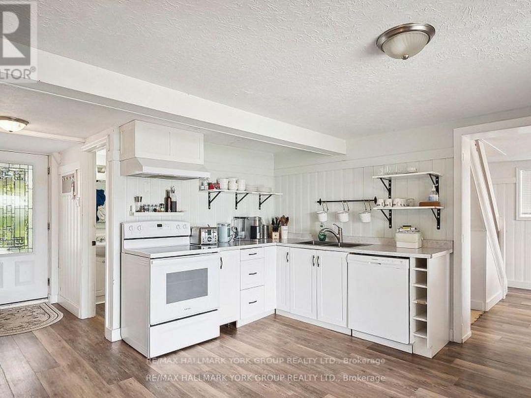 42 LIGHTHOUSE CRESCENT, 