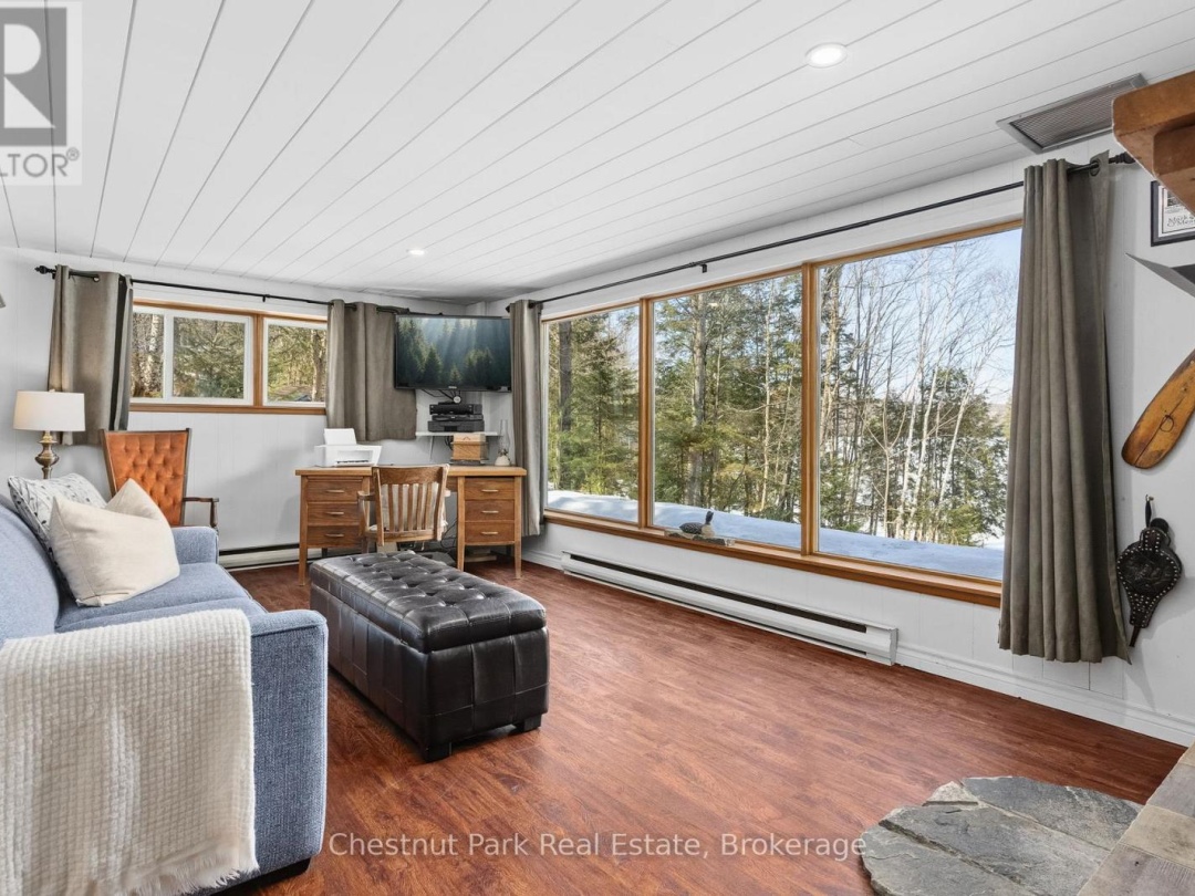 527 HARP LAKE ROAD, Harp Lake