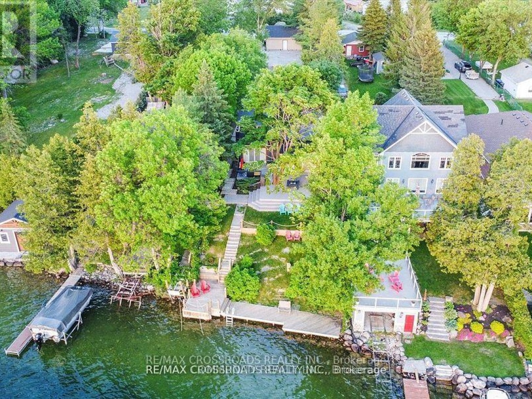 5794 VICTORIA PARK ROAD, 