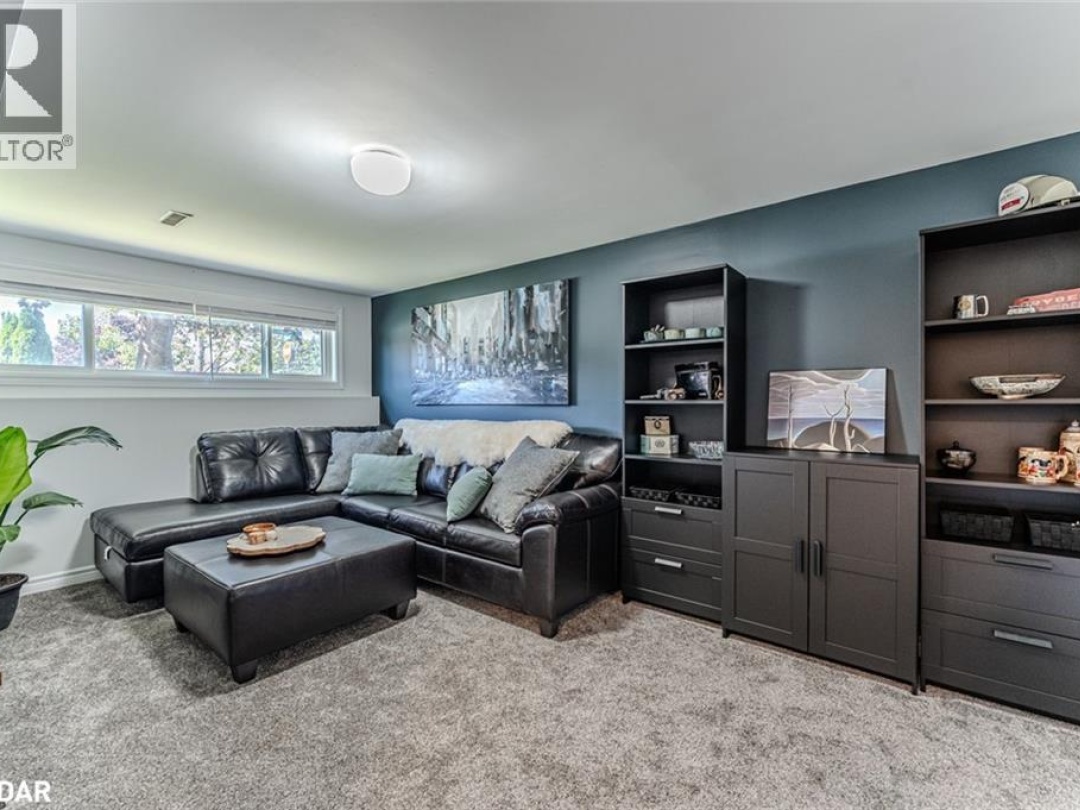 2 CARMICHAEL Court, 