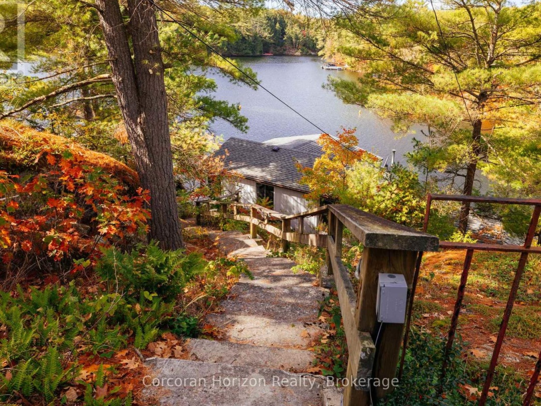 566 HUNGRY BAY ROAD W, Six Mile Lake