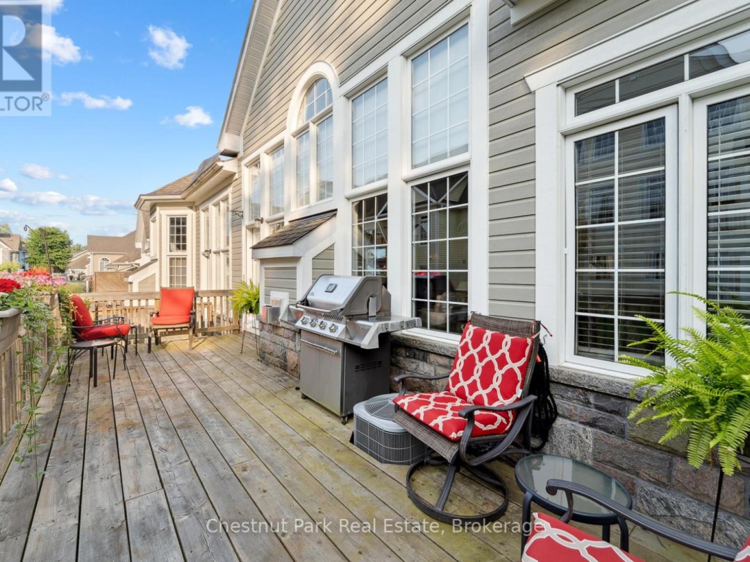 9 STORMONT COURT, Muskoka River