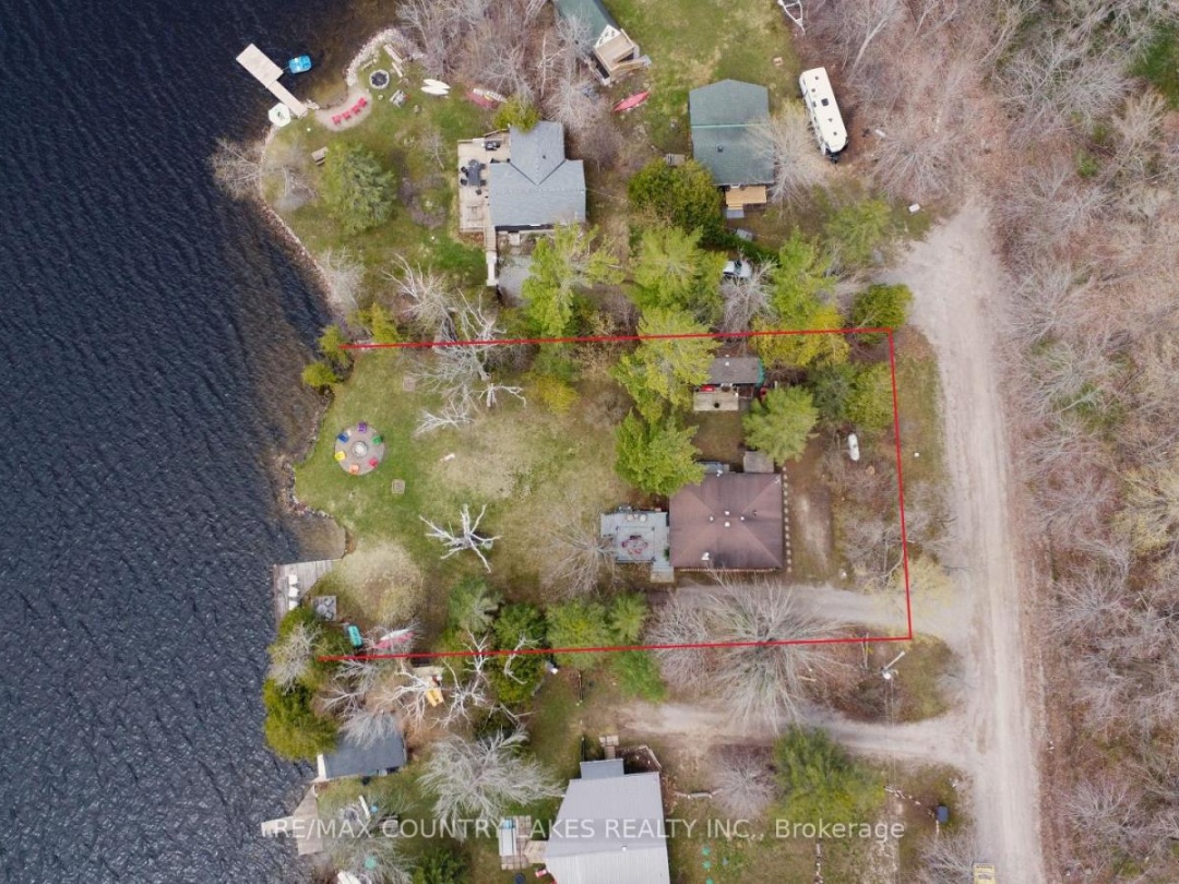 31 HILLCREST AVENUE, Mitchell Lake