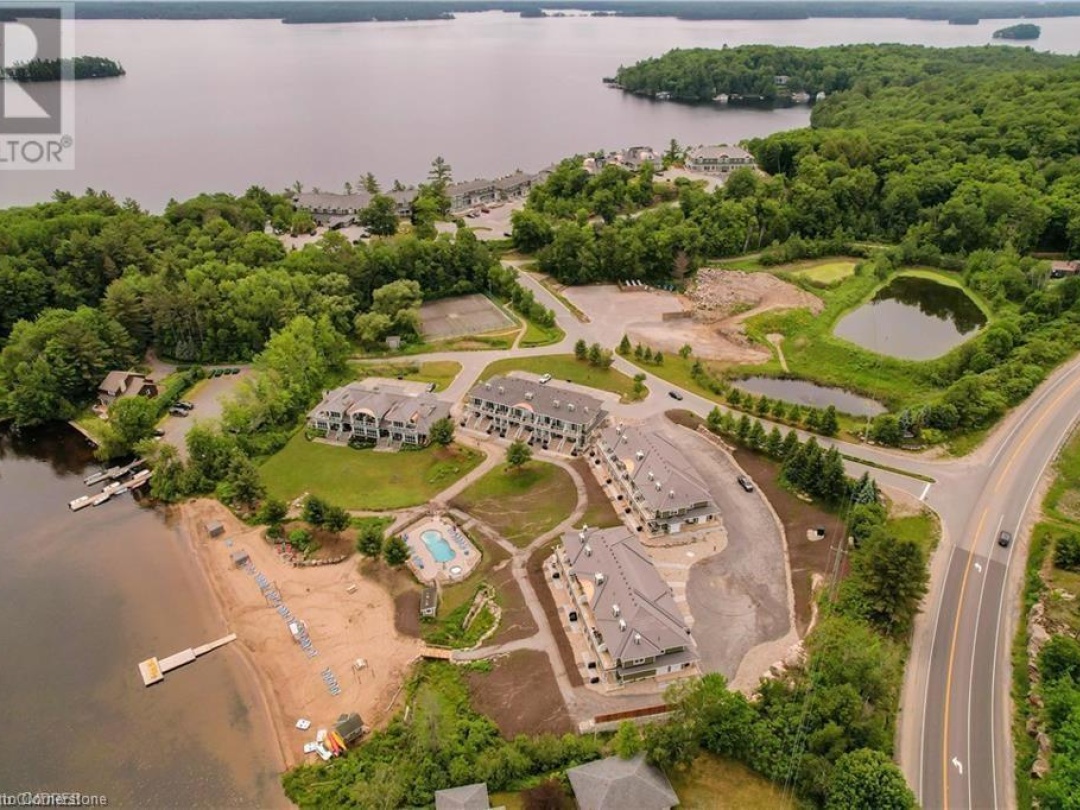 1869 Hwy 118 W Unit# 15, Lake Muskoka