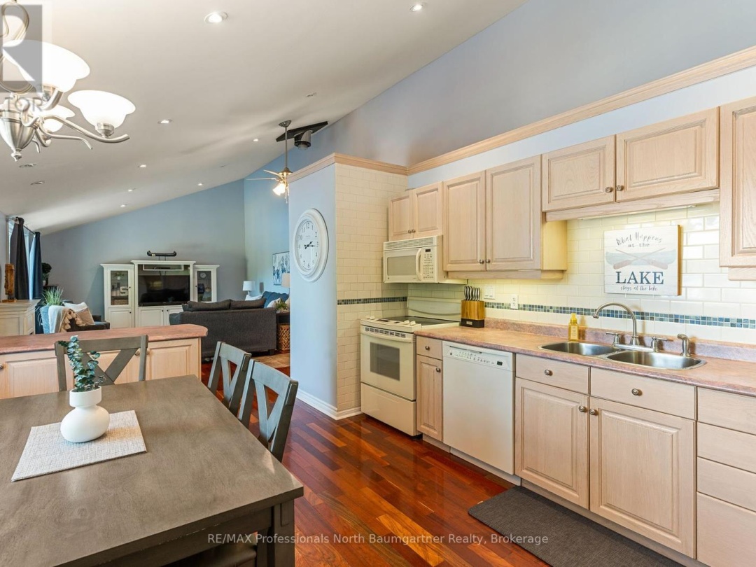 1086 CAMERON LANE, 