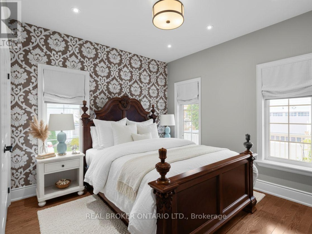 3315 BEACH CLUB BOULEVARD, 