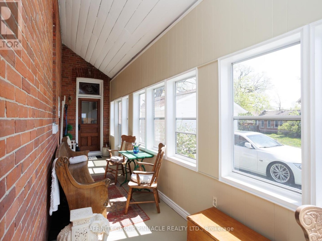 42 OAK STREET, Kawartha Lakes (Fenelon Falls)
