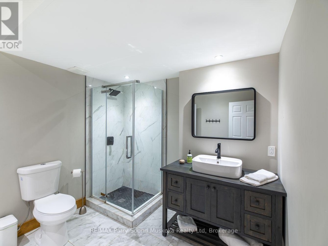 1075 SAWMILL LANE, 