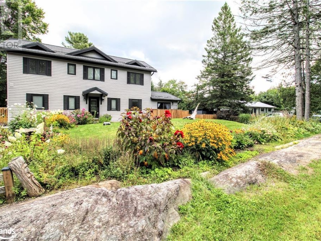 163 Bonnell Road, Muskoka River