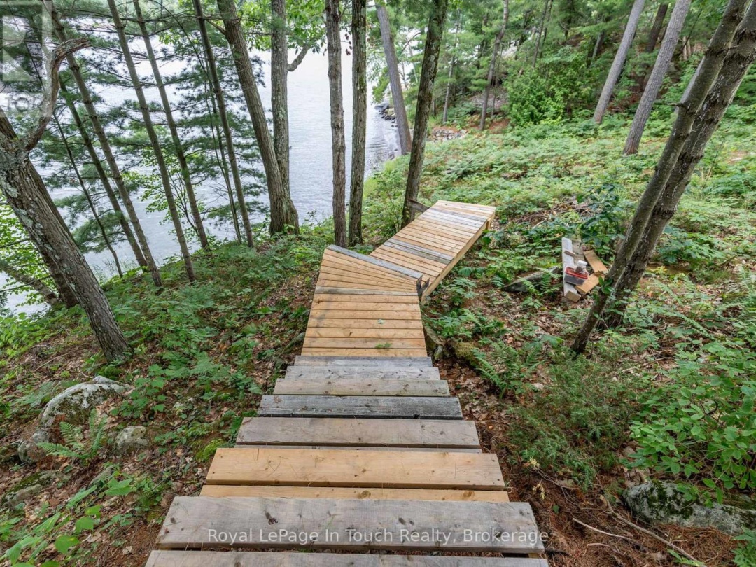 8 B686 DERBYSHIRE, Georgian Bay