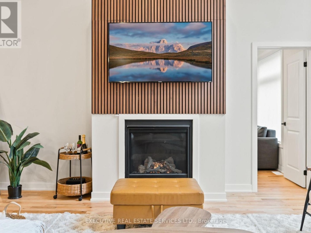 1049 GREENSVIEW DRIVE, Lake of Bays (Franklin)