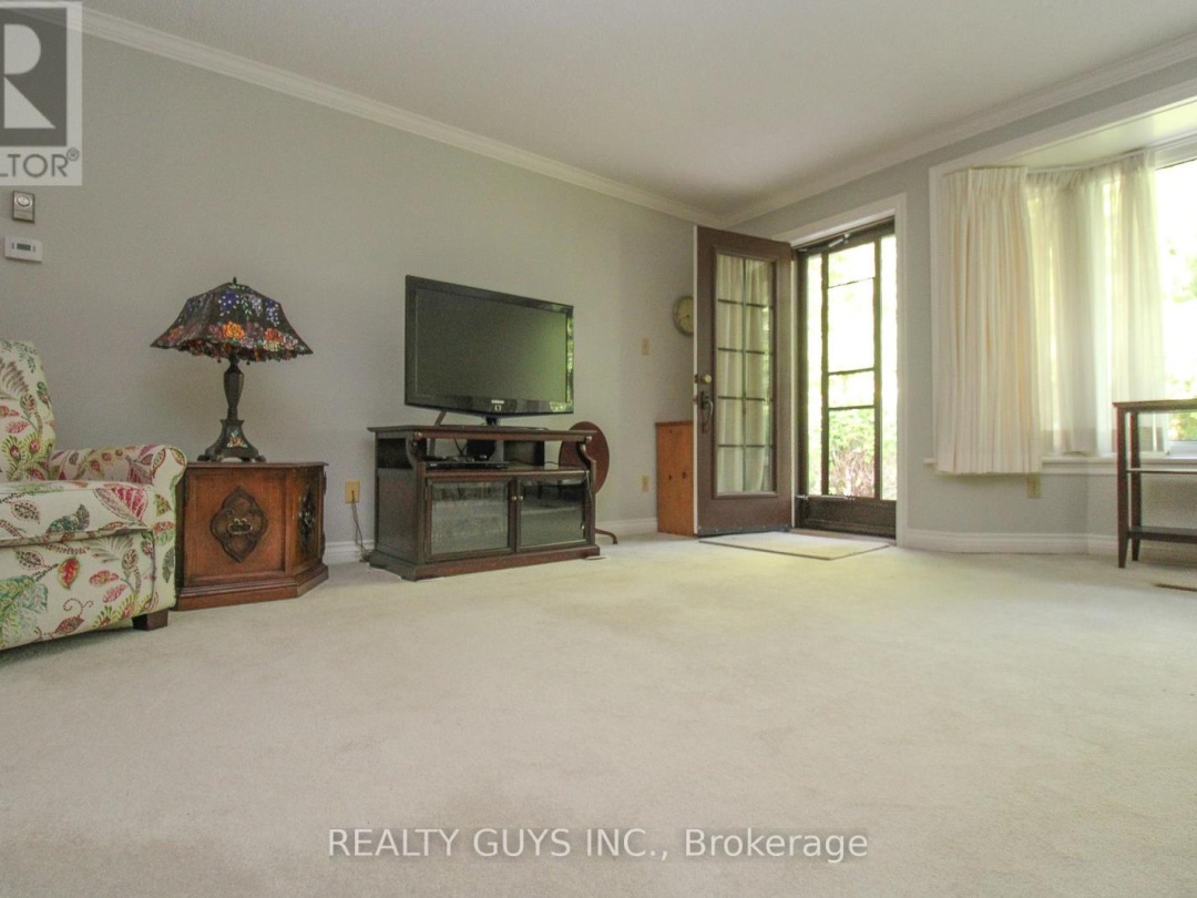 #204 - 200 EAST STREET S, 