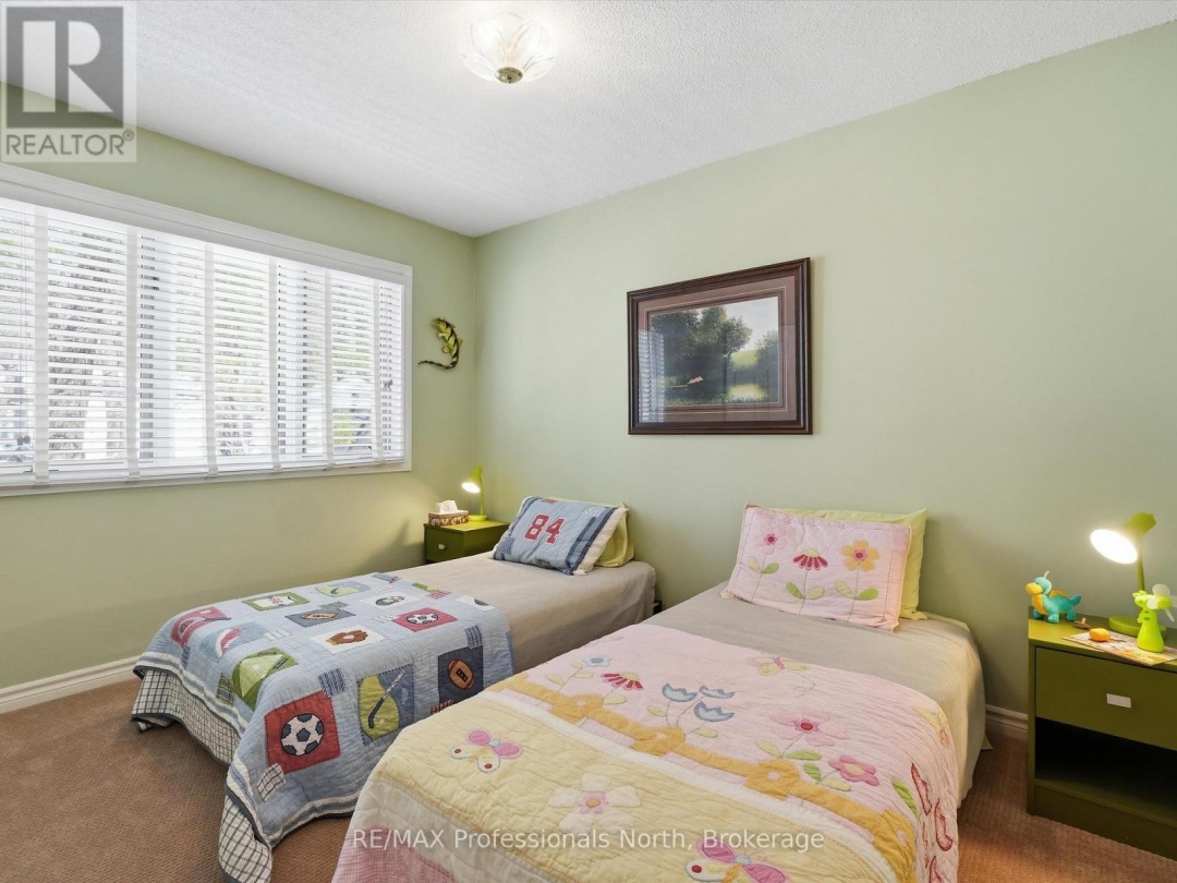 31 THE GRANITE BLUFF, Bracebridge (Macaulay)