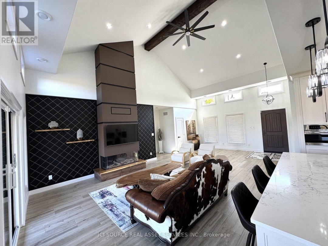 18 SWAN LANE, 