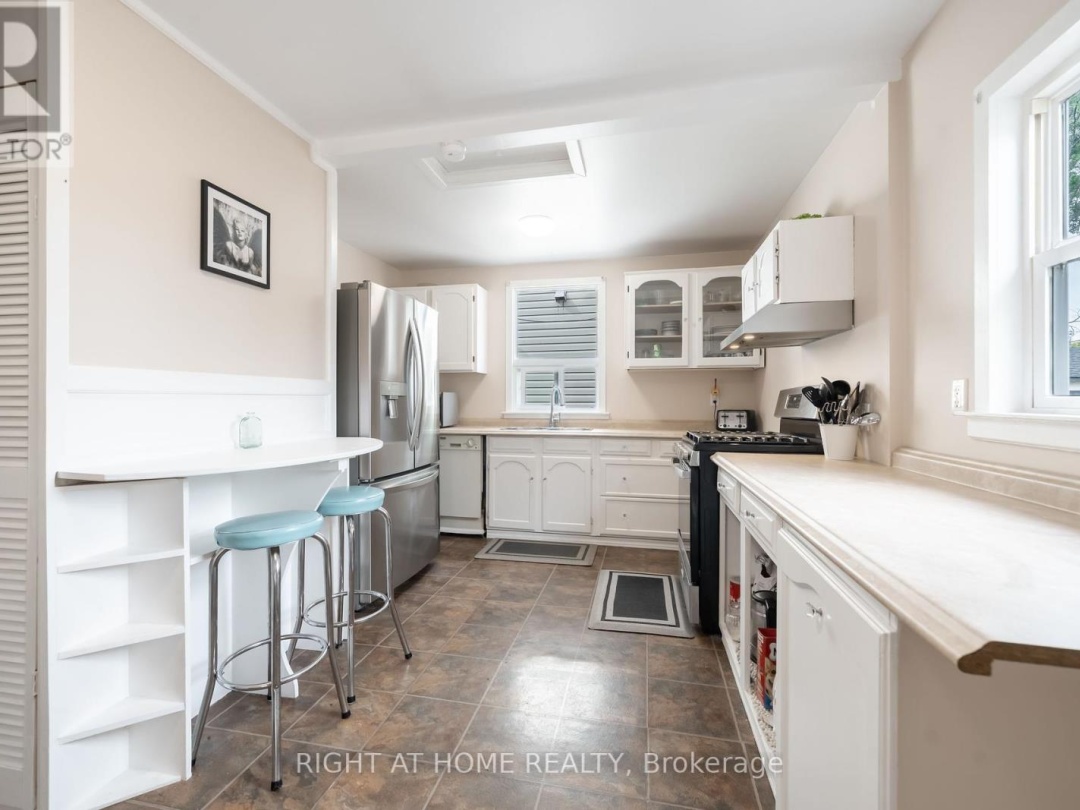 3392 CORONATION AVENUE, 