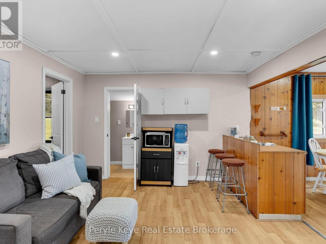 1025 & 1027 BIG ISLAND ROAD, 