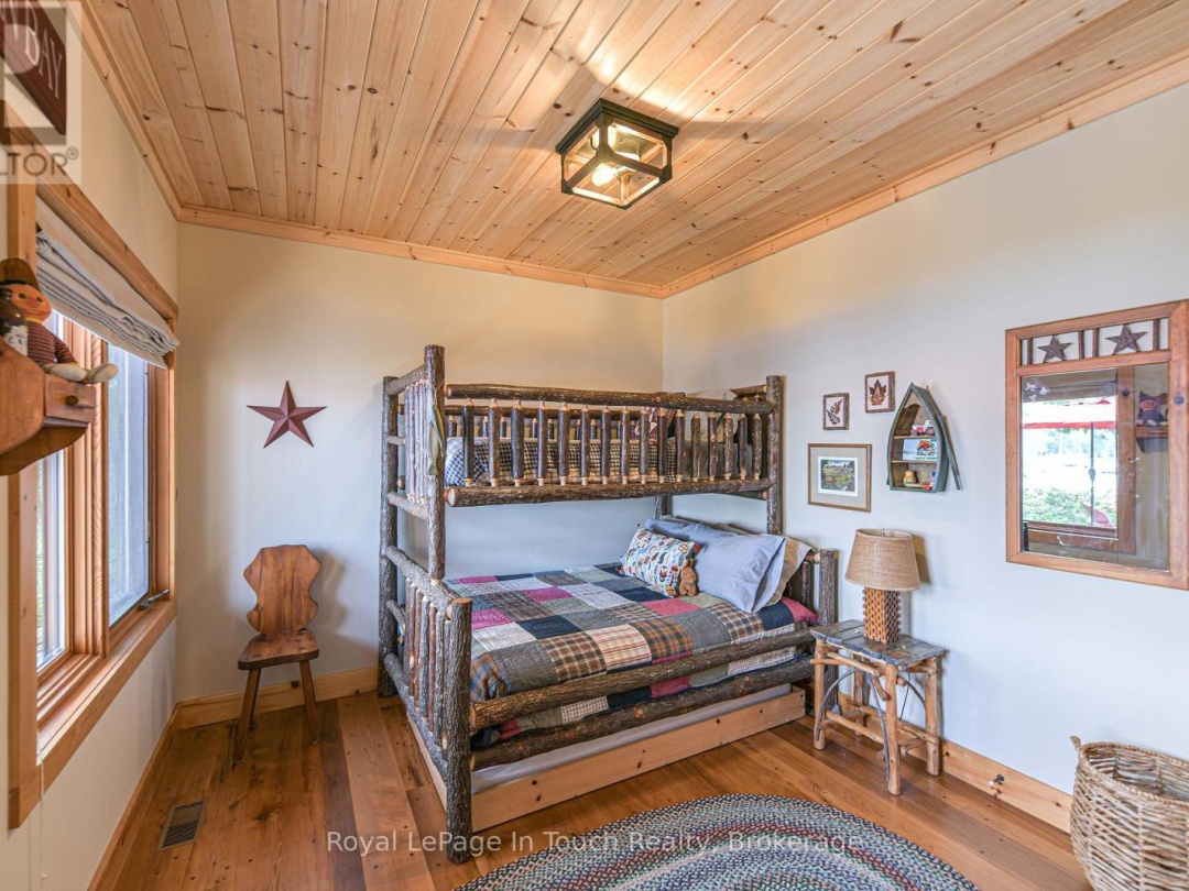 4 IS 2075 ARTHUR ISLAND, GEORGIAN BAY, 