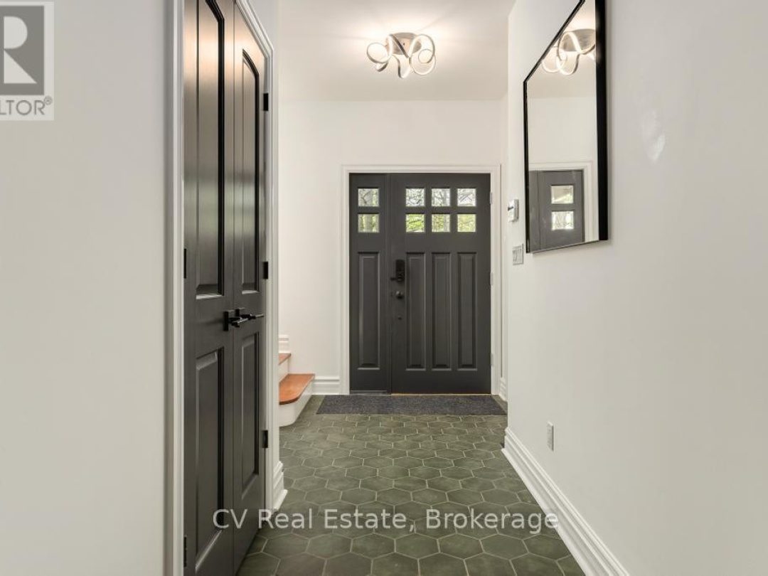 1016 LAWLAND HEIGHTS ROAD, Lake Muskoka