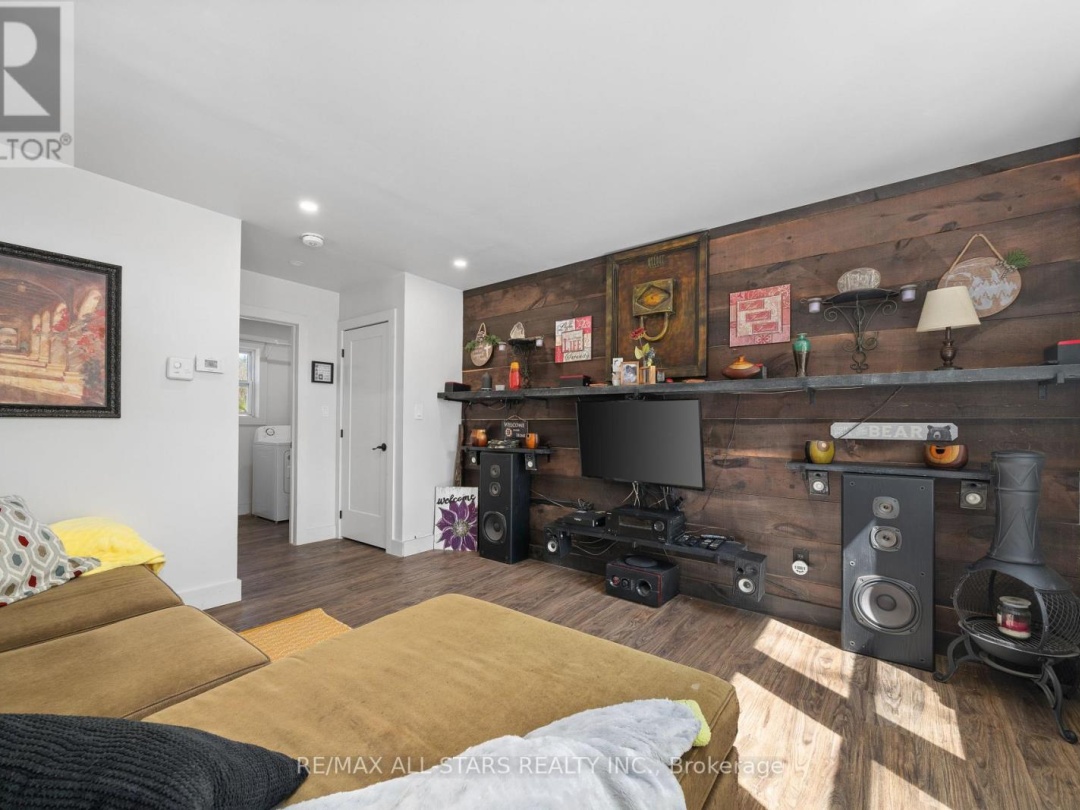 1295 DEEP BAY ROAD, Minden Hills (Lutterworth)
