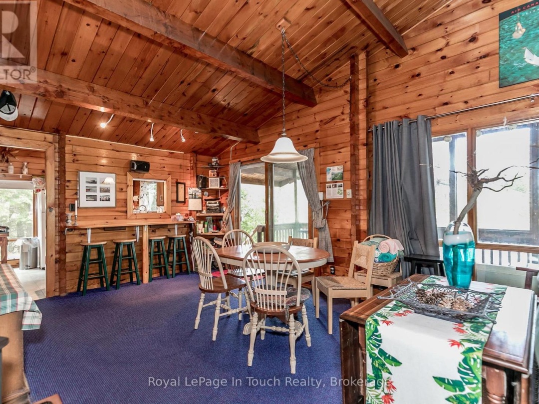 B207-7 WAHSOUNE ISLAND, Georgian Bay