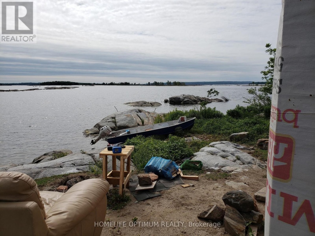 70 GEORGIAN BAY ISLAND, Georgian Bay (Baxter)