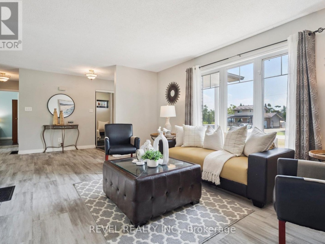 40 GREENWOOD CRESCENT, 