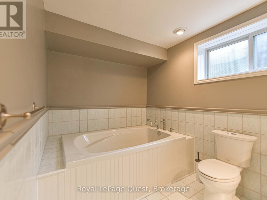 27 HEYDEN AVENUE, Lake Simcoe