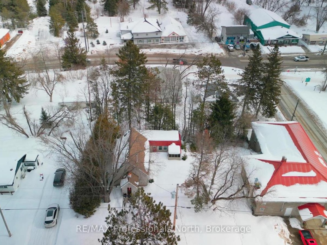 4 DICKSON STREET, Kawartha Lakes (Kinmount)