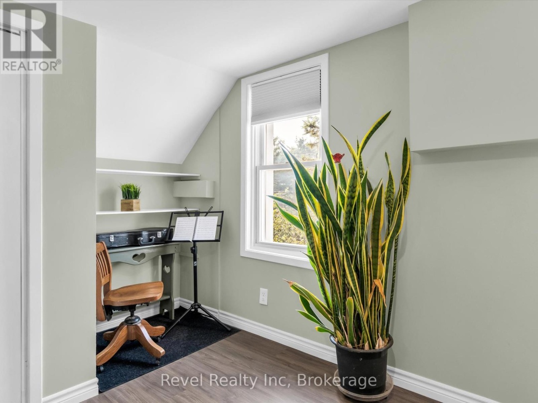 1070 OLD VICTORIA ROAD, 