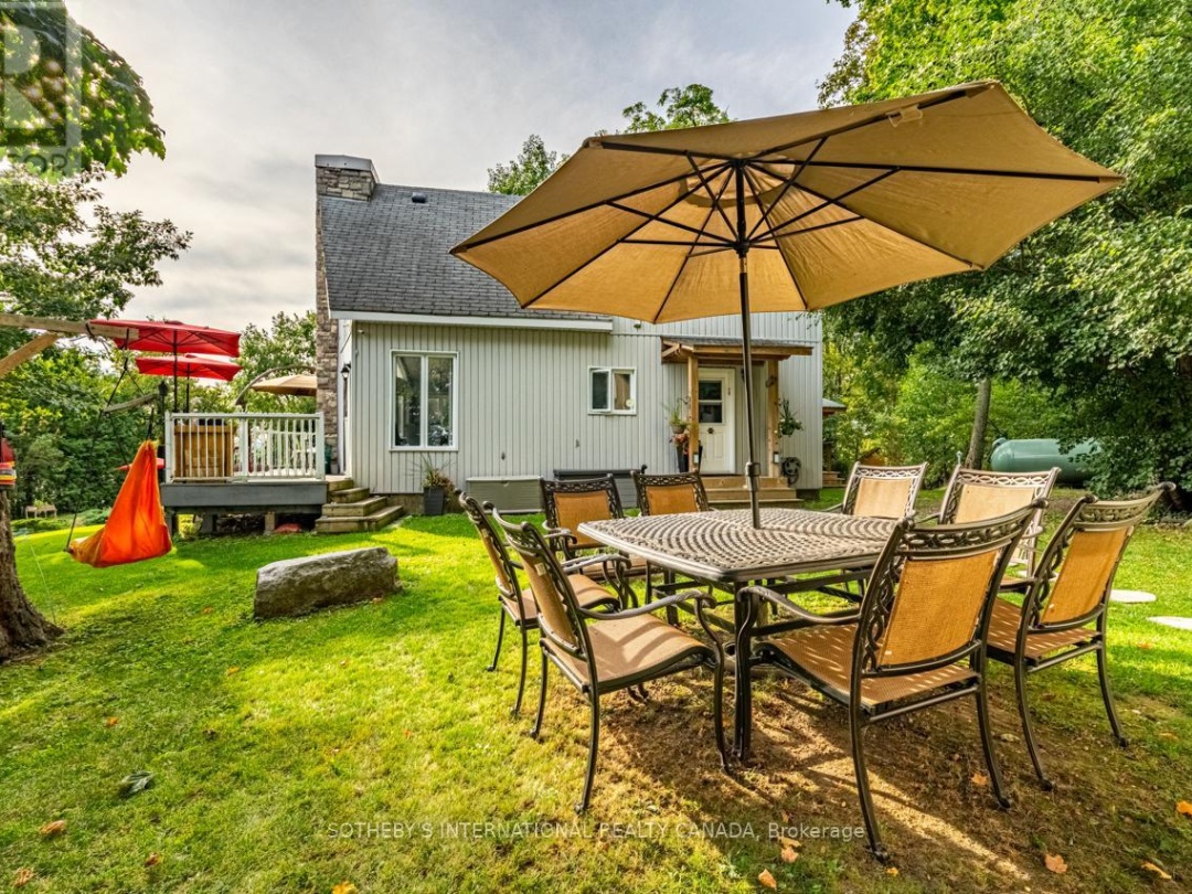 1 & 2 IVY LANE, Lake Simcoe