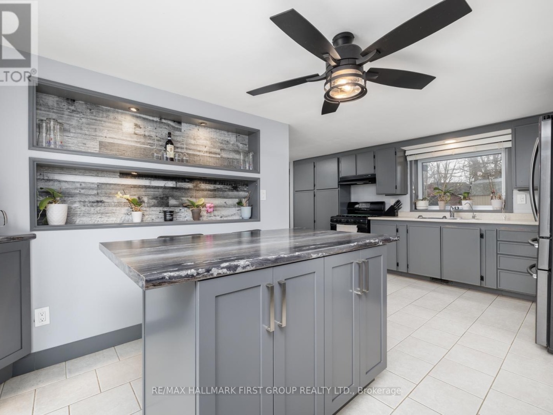 6386 BLUEBIRD STREET, St John Lake