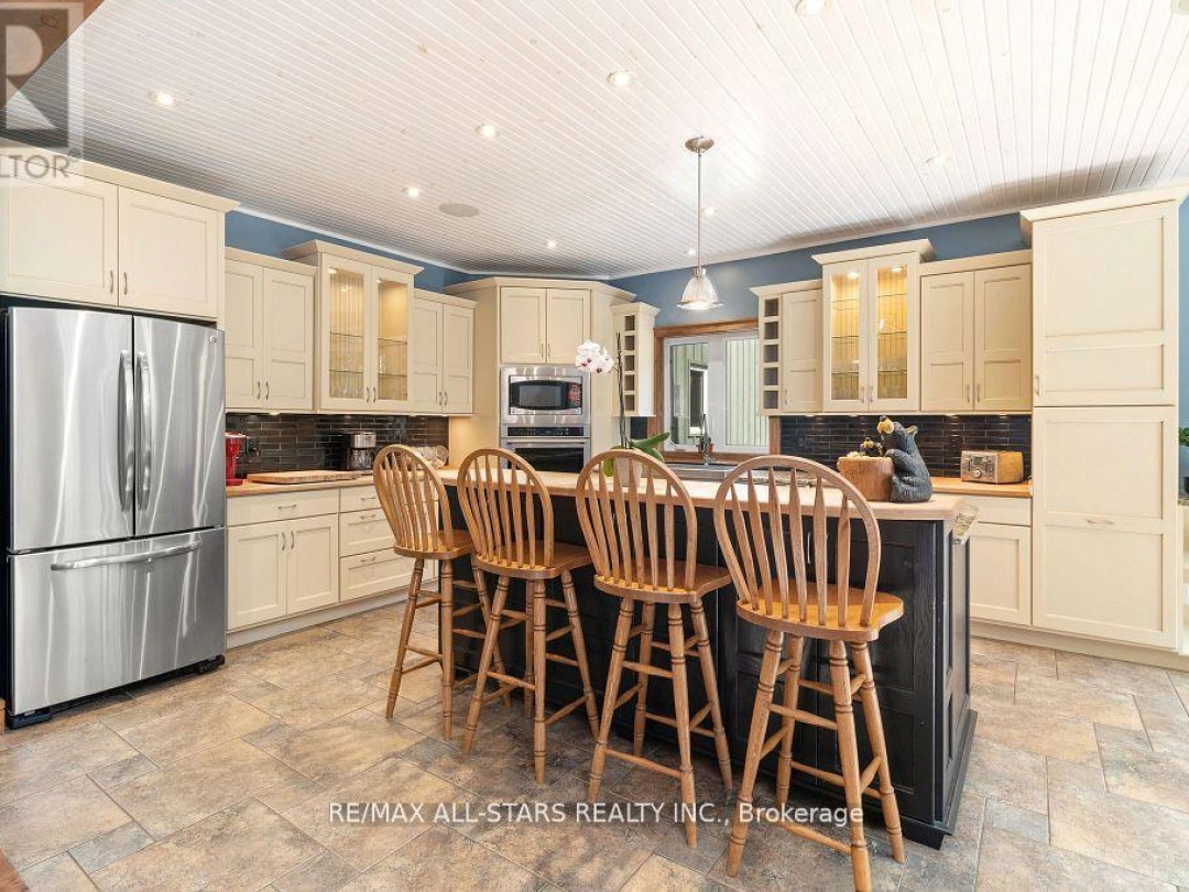 8 HARMONIOUS DRIVE, Burnt River