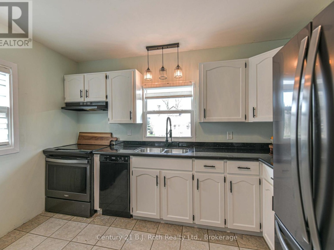 817 EIGHTH AVENUE, Tay (Port McNicoll)