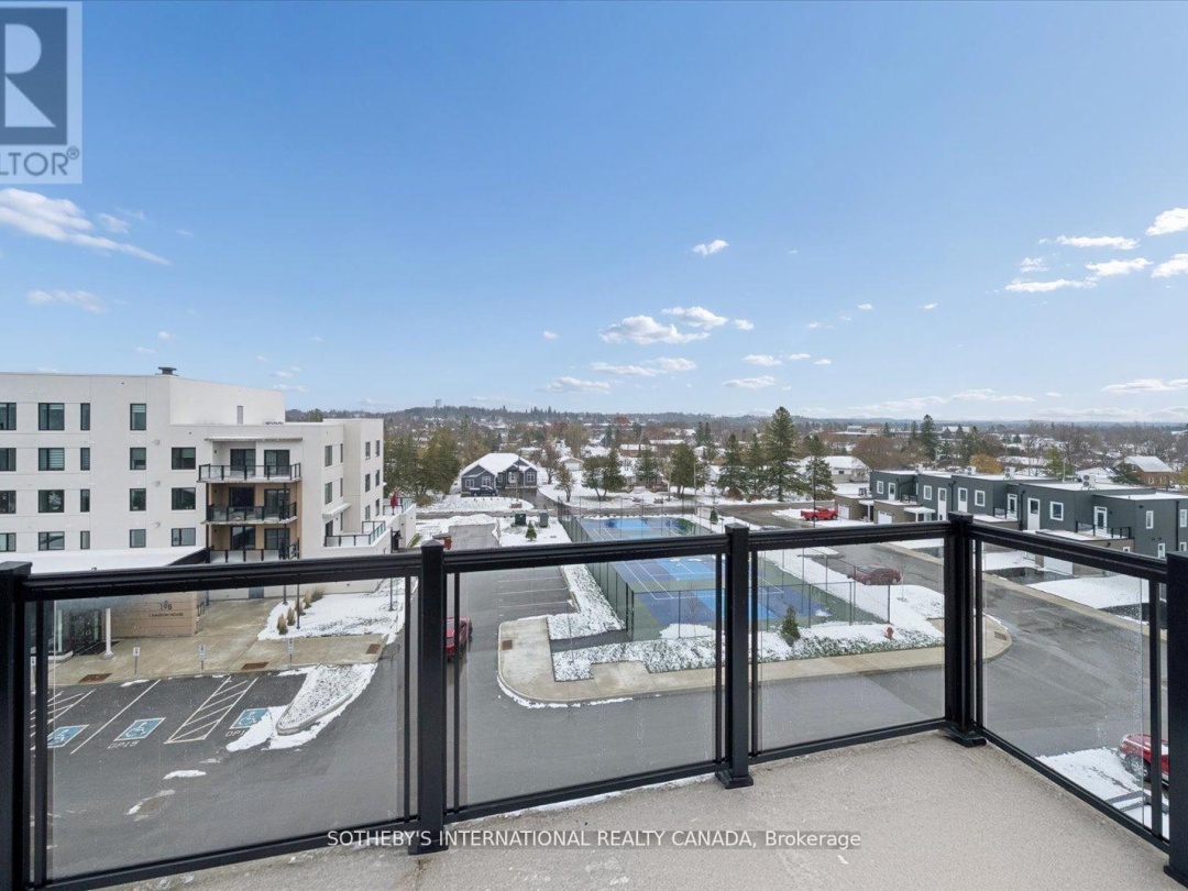 PENTHOUSE 1 - 19A WEST STREET N, Cameron Lake