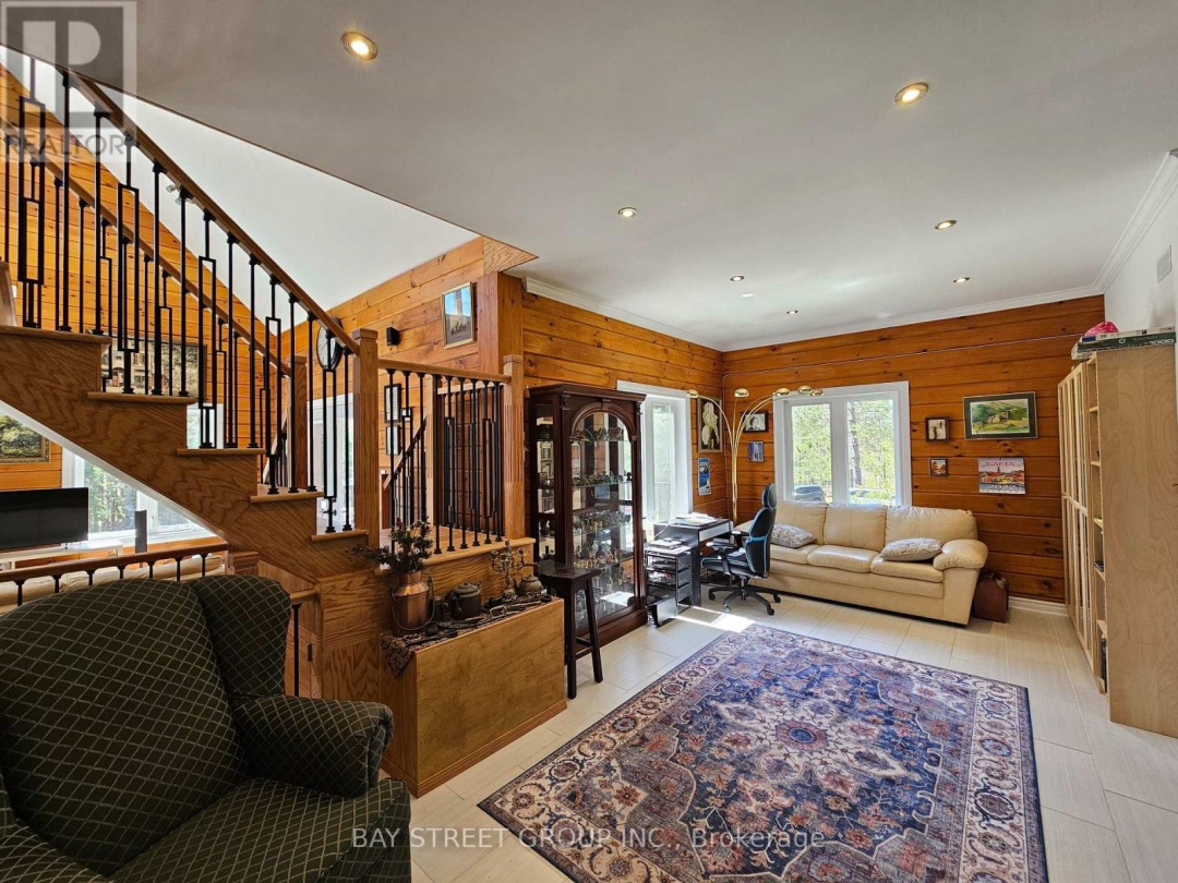 1032 SPRING LAKE ROAD, Bracebridge (Draper)
