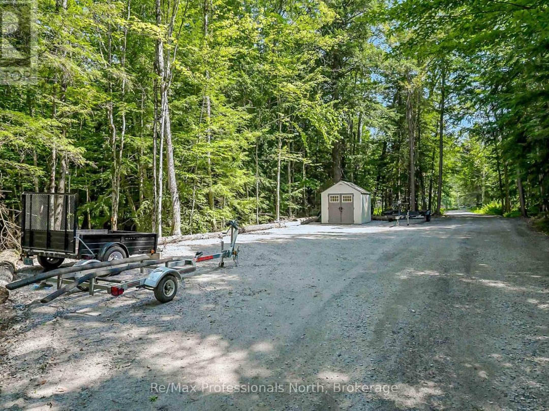 1054 BRYDONS BAY ROAD, Lake Muskoka