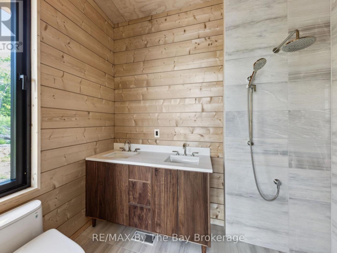 11324 ISLAND 1810/BONE ISLAND, Georgian Bay